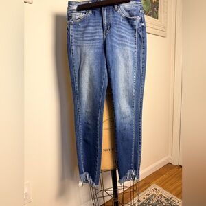 KanCan distressed skinny jeans 27